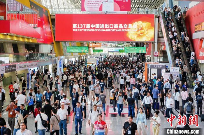 Smart Manufacturing QGM brilla alla fiera del cantone | Le azioni QGM consentono al mondo di vedere il potere delle macchine in mattoni cinesi
