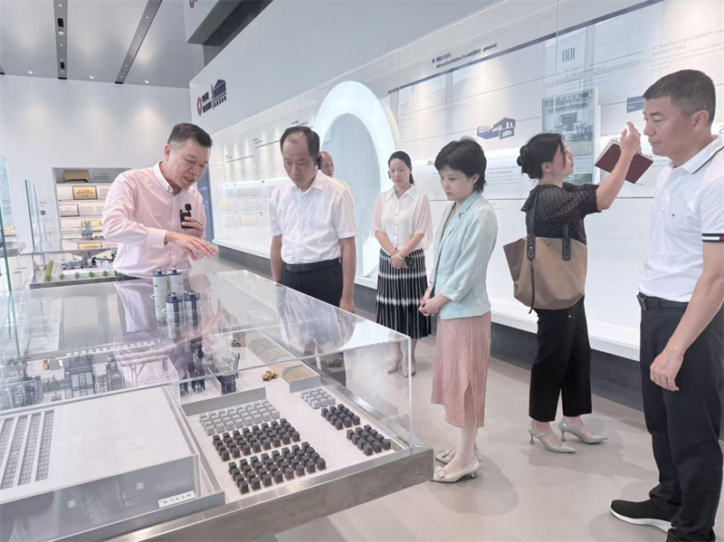 La speciale vigilanza democratica del Comitato municipale di Quanzhou della Taiwan Democratic Authovernment League ha visitato Quangong Co., Ltd.